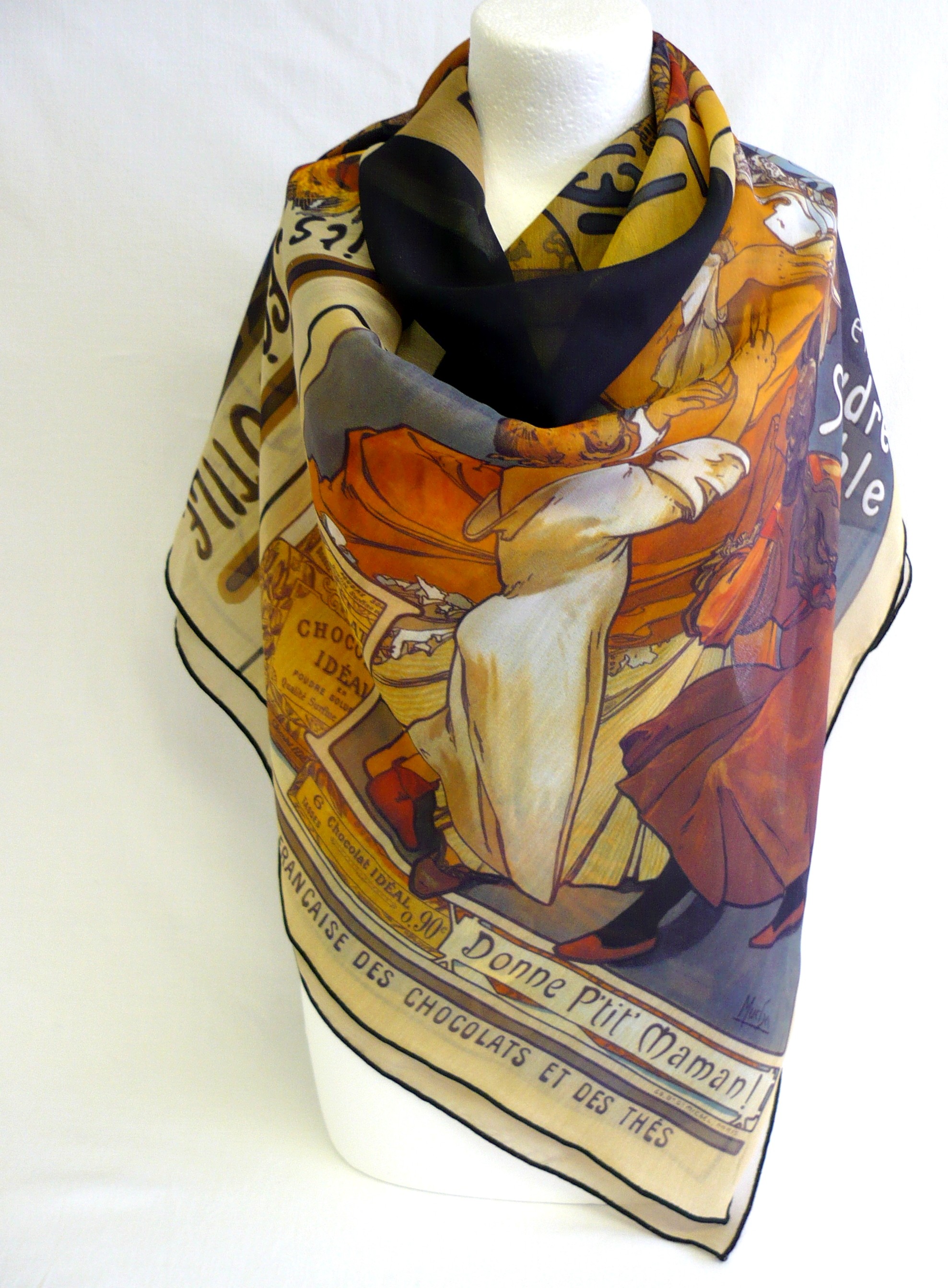 Foulard En Soie Vintage 90x90 Cm - Couleur Vert Et Bord Rouge - Occasion